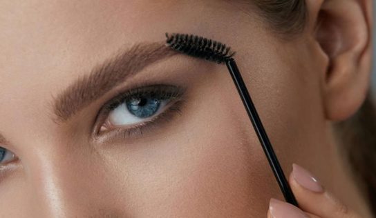 Aceites de almendras para unas cejas pobladas y más gruesas