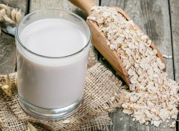 Razones por las cuales deberías de tomar agua de avena en ayunas