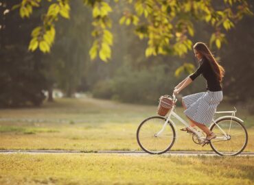Los beneficios de andar en bicicleta para tu salud, mente y belleza