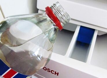 Cinco beneficios del vinagre blanco al lavar la ropa