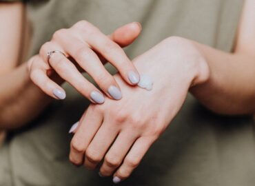¿Manos resecas? Aquí los tips infalibles para cuidarlas en invierno