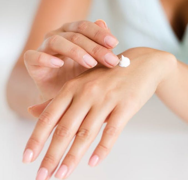 Cómo evitar las manos secas y agrietadas en invierno