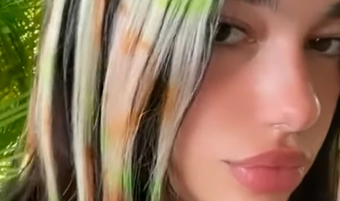 Hair stamps: la tendencia que Dua Lipa y RiRi trajeron de vuelta