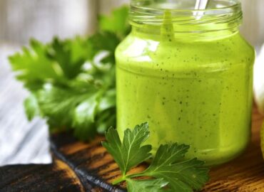 Ahórrate el aguacate y haz un falso guacamole con esta sencilla receta
