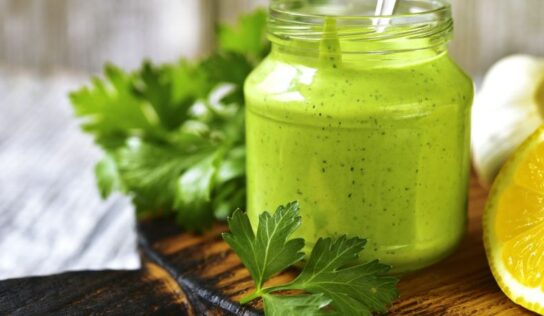Ahórrate el aguacate y haz un falso guacamole con esta sencilla receta