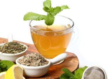 Alivia dolores estomacales con este té de menta con anís, te enseñamos a prepararlo