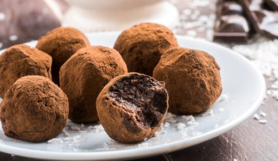 Trufas fáciles hechas con galletas, el regalo perfecto para el Día del Amor y la Amistad