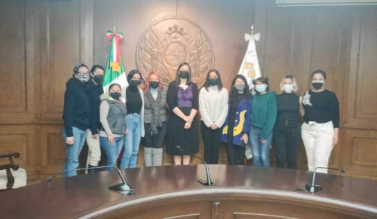 Toman protesta a titular del Instituto de las Mujeres Regias