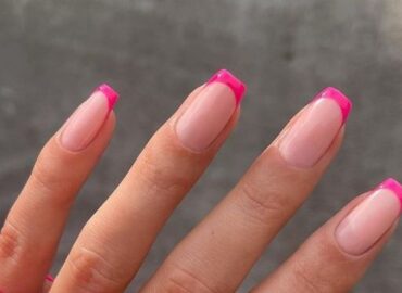 5 diseños de unas ‘french’ neón que estarán en tendencia en primavera y que adelgazan las manos