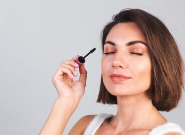 5 hábitos diarios esenciales para cuidar y hacer crecer tus pestañas de forma natural