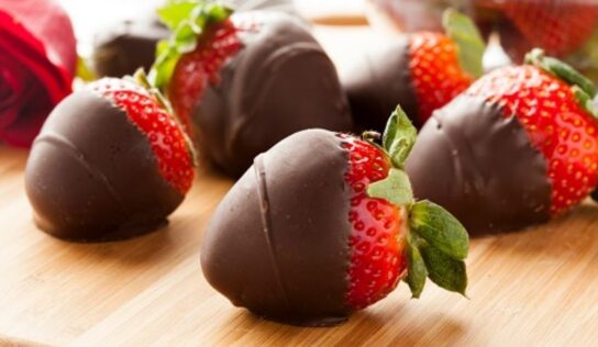 Regala un postre SIN AZÚCAR para San Valentín con estas ricas fresas cubiertas de chocolate