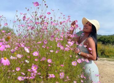 Yalitza Aparicio nos enseña a usar pantalón pata de elefante para lucir altas y estilizadas