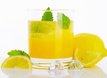 5 razones por las que es bueno tomar zumo de limón