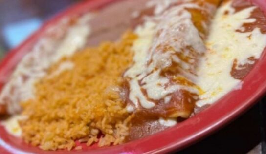 Receta para preparar exquisitas enchiladas suizas rojas
