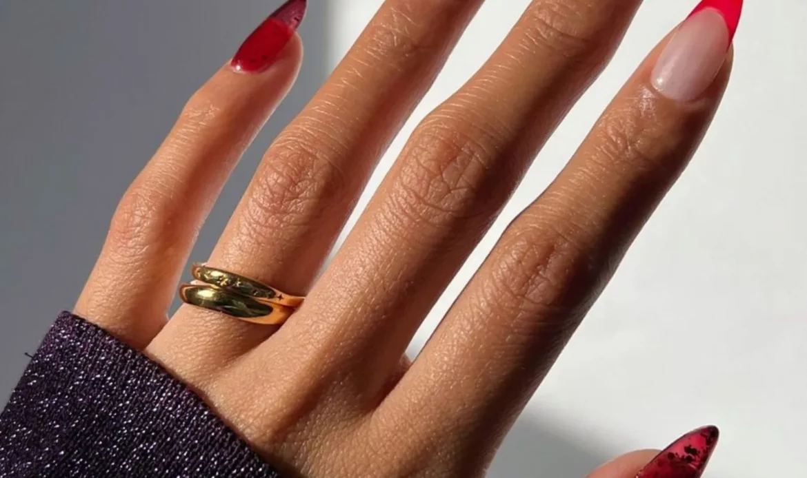 Jelly nails: la tendencia de uñas de los 2000 que se hace con sólo dos esmaltes