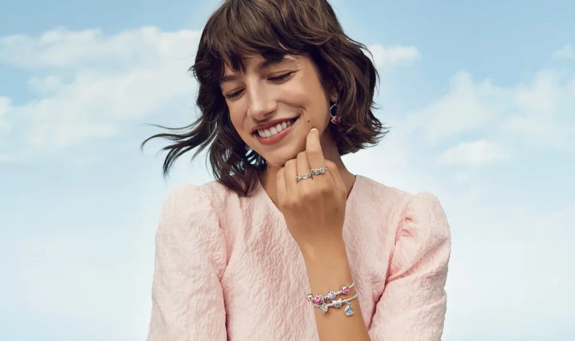 Estas son las piezas de joyería más chic que serán tendencia en primavera 2022