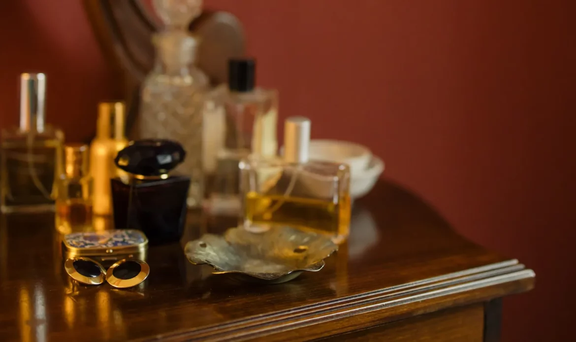 5 perfumes para mujer con aroma a maderas para las personalidades fuertes