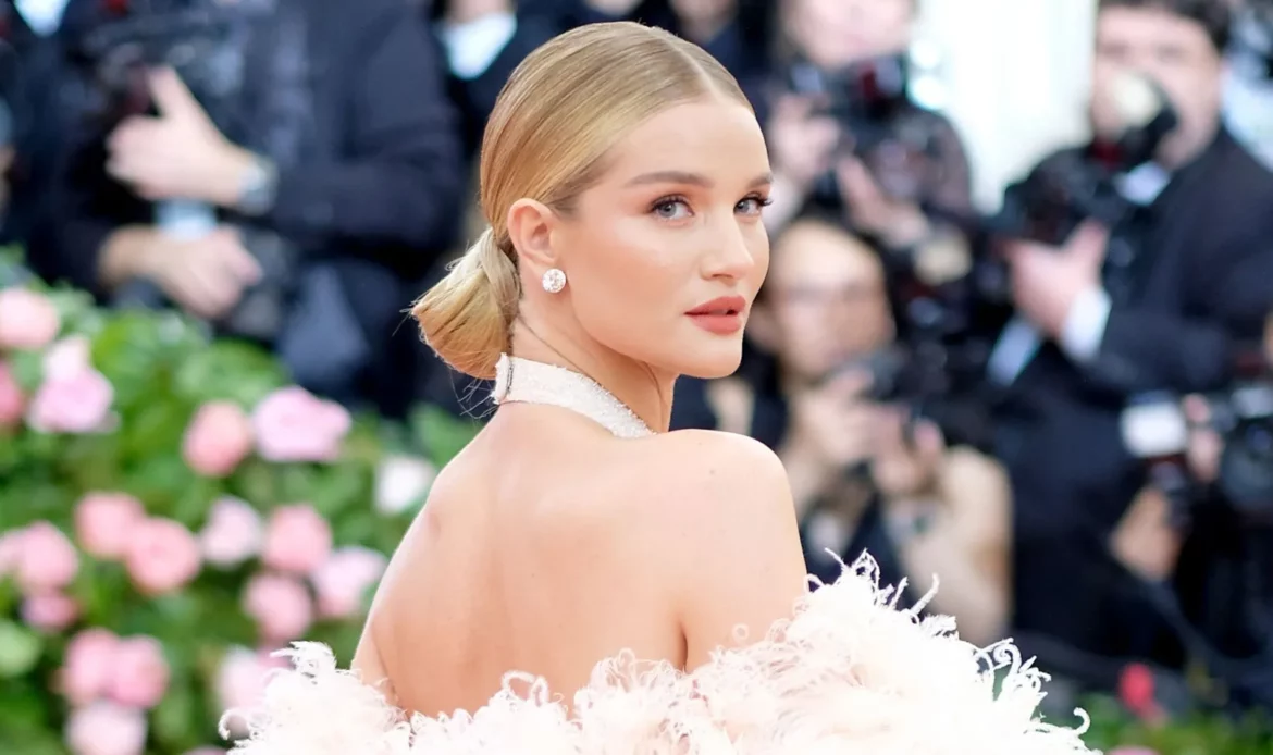 Hilo dental en el cabello: la tendencia de TikTok para pulir los baby hairs