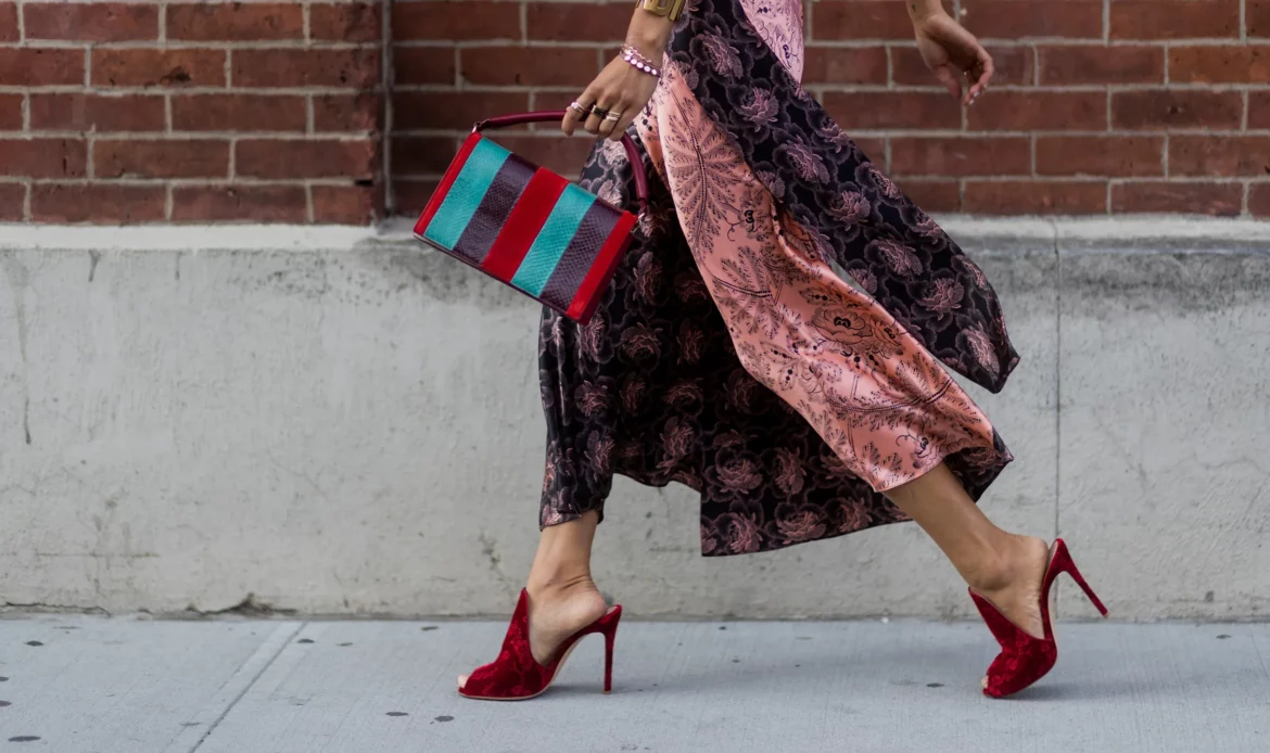 Los tacones como un símbolo feminista, ¿cómo combinarlos para resaltar tu sensualidad?