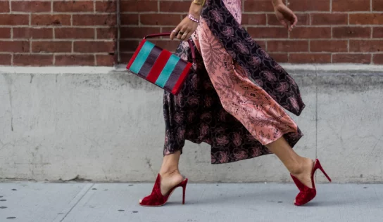 Los tacones como un símbolo feminista, ¿cómo combinarlos para resaltar tu sensualidad?